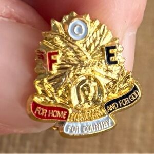Fraternal Order of Eagle "For Home For Country and For God" Gold Toned Pin